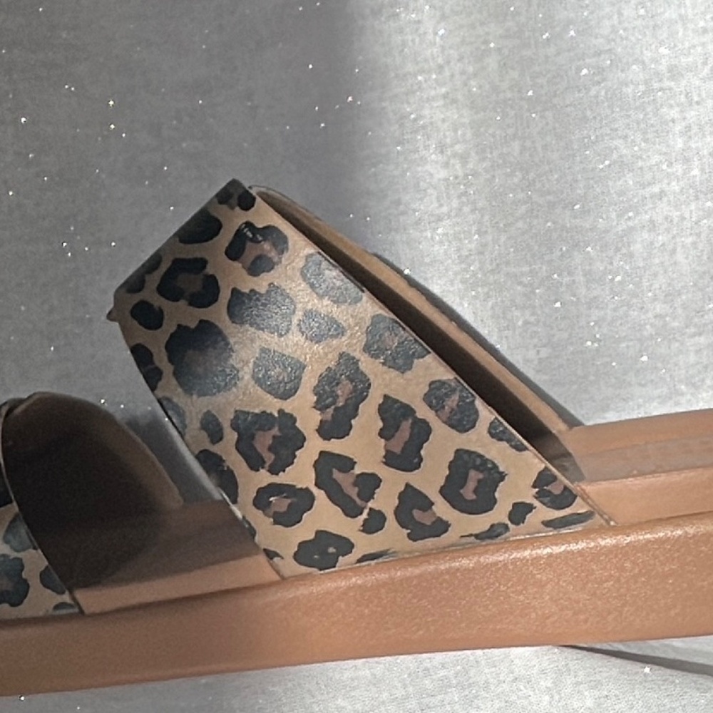 Crocs Brooklyn Animal Buckle Low Sandals Womens two strap Sepia Leopard 212574 - Picture 2 of 6